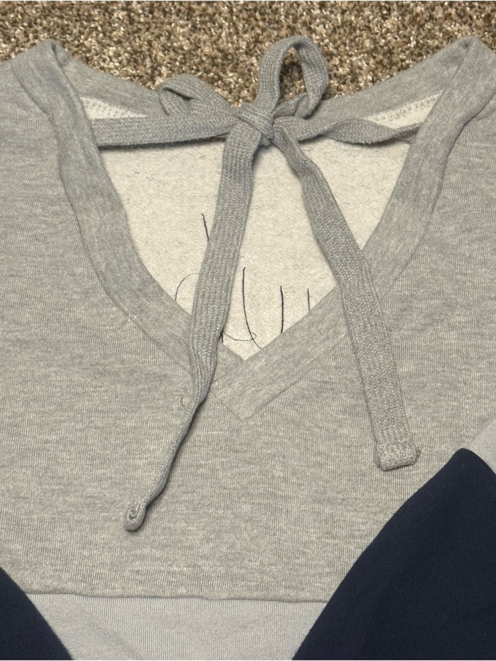 Dallas Cowboys Women’s Medium Colorblock Crewneck Sweatshirt - Navy & Gray - Picture 12 of 13